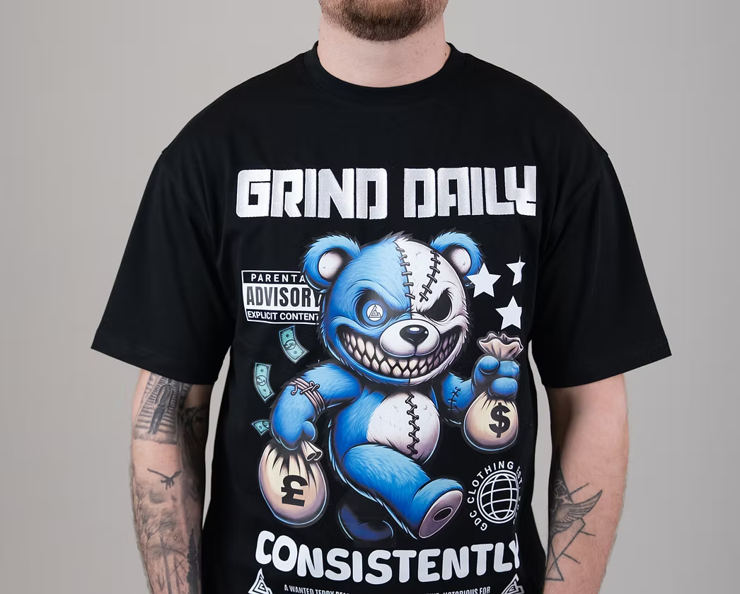TEDDY BEAR BANDIT GRAPHIC TEE